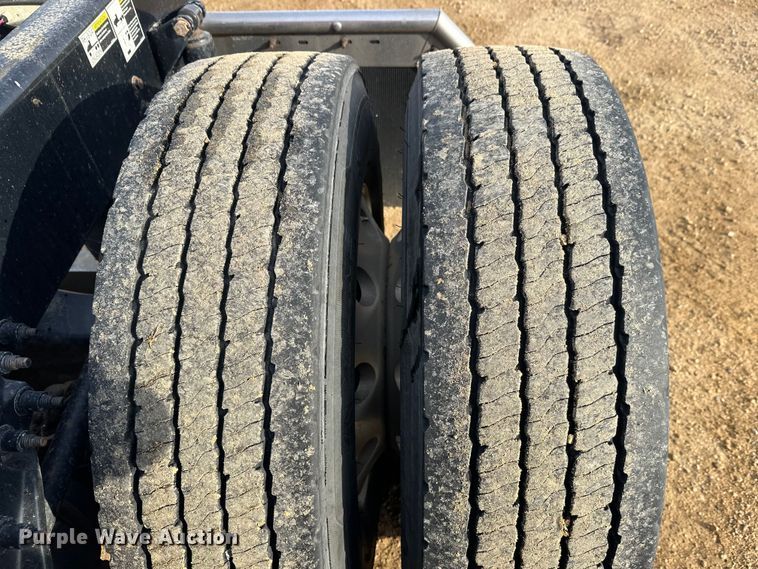 image for item DW4389 2020 Peterbilt 389 semi truck