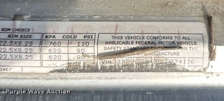 image for item DW4389 2020 Peterbilt 389 semi truck