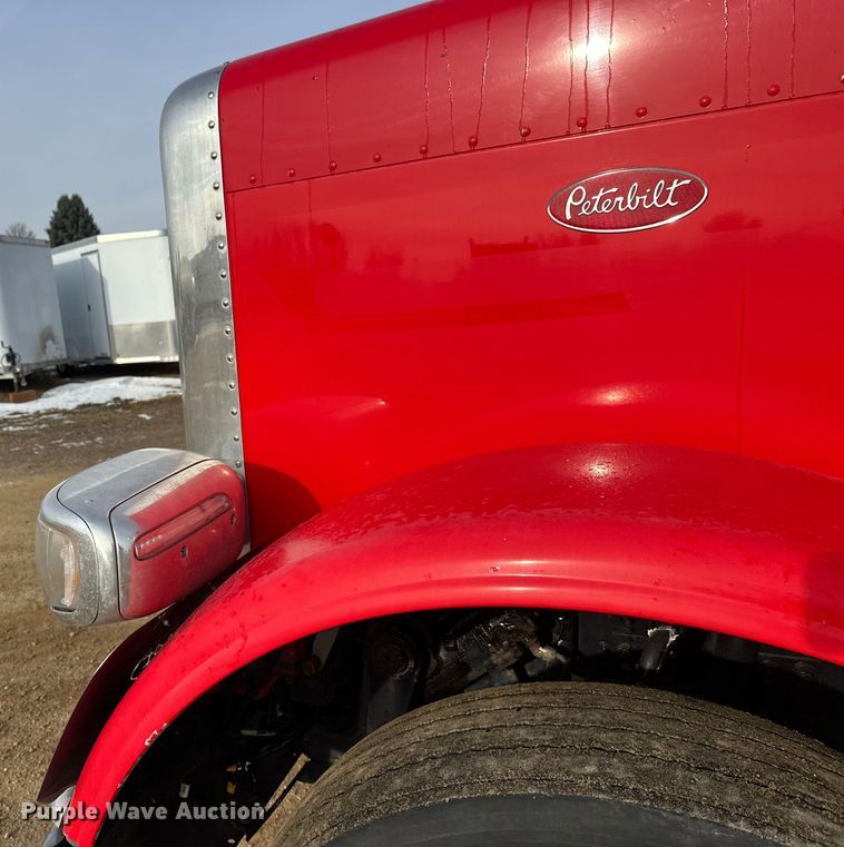 image for item DW4390 2022 Peterbilt 389 semi truck