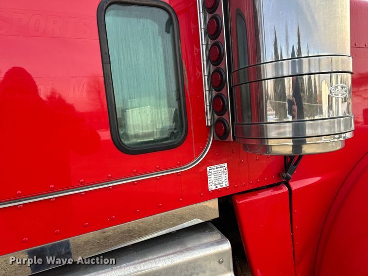 image for item DW4390 2022 Peterbilt 389 semi truck