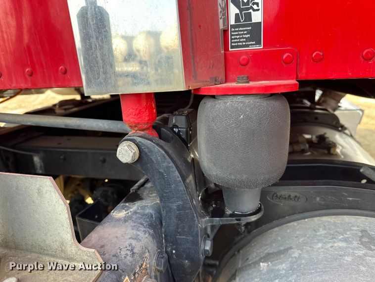 image for item DW4390 2022 Peterbilt 389 semi truck