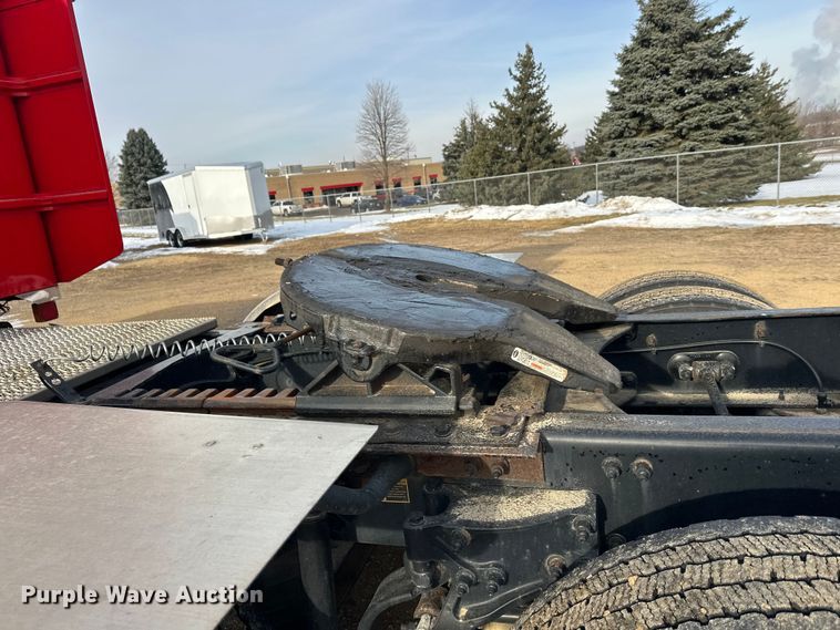 image for item DW4390 2022 Peterbilt 389 semi truck