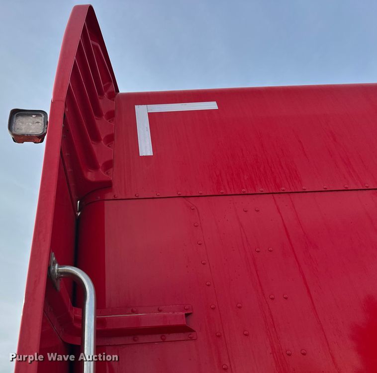 image for item DW4390 2022 Peterbilt 389 semi truck