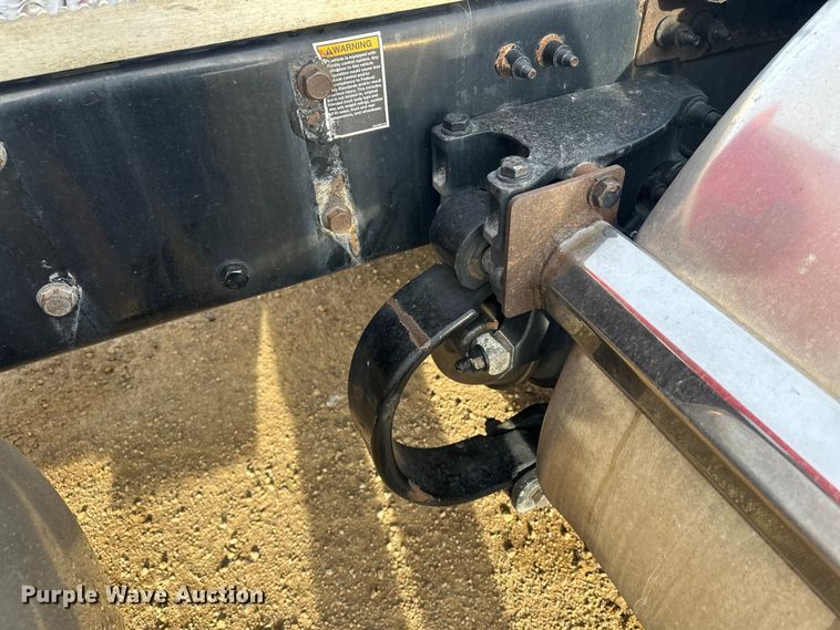 image for item DW4390 2022 Peterbilt 389 semi truck