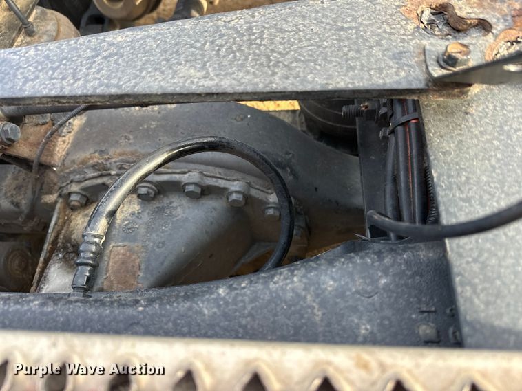 image for item DW4390 2022 Peterbilt 389 semi truck