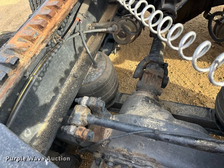 image for item DW4390 2022 Peterbilt 389 semi truck