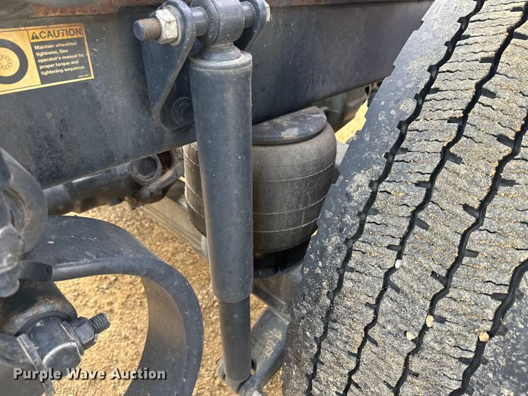 image for item DW4390 2022 Peterbilt 389 semi truck