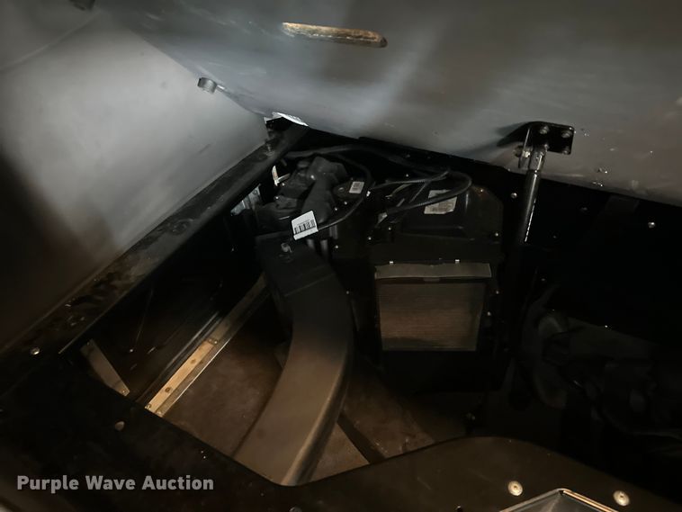 image for item DW4390 2022 Peterbilt 389 semi truck