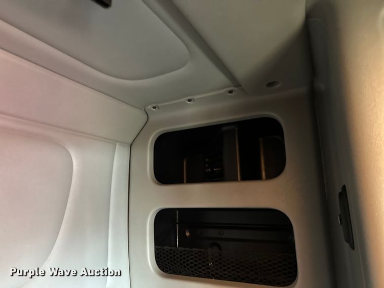 image for item DW4390 2022 Peterbilt 389 semi truck