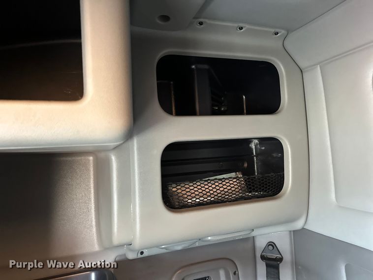 image for item DW4390 2022 Peterbilt 389 semi truck