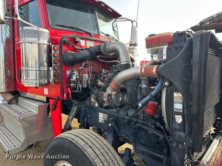 image for item DW4390 2022 Peterbilt 389 semi truck