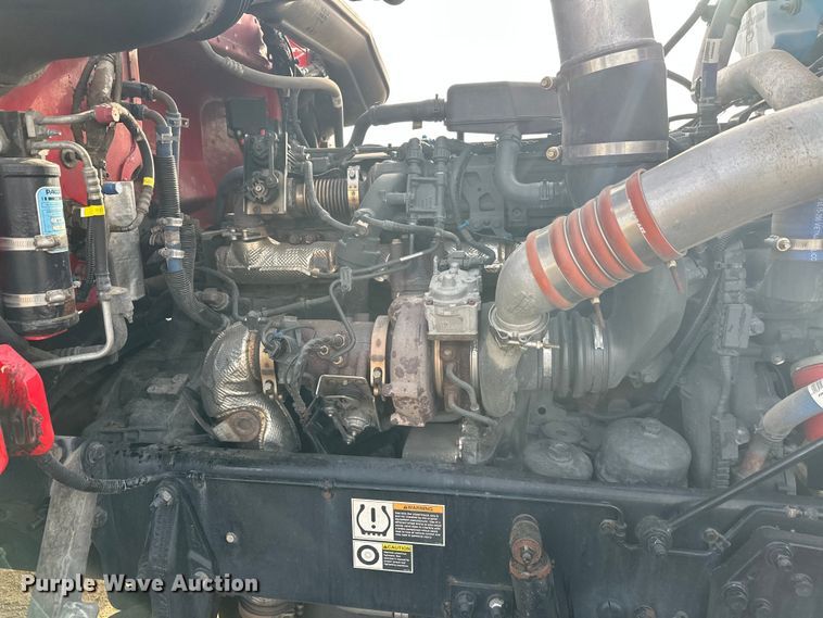 image for item DW4390 2022 Peterbilt 389 semi truck