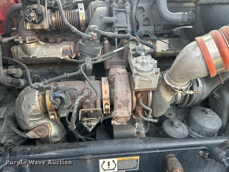 image for item DW4390 2022 Peterbilt 389 semi truck