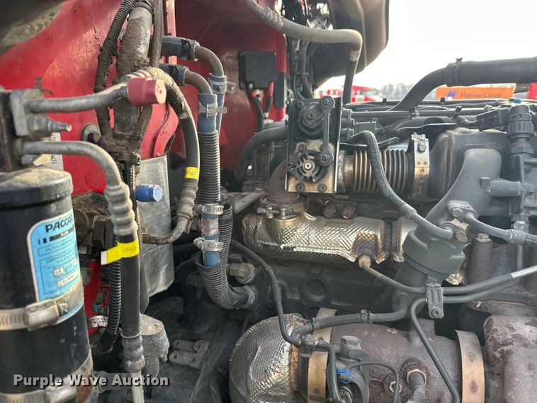 image for item DW4390 2022 Peterbilt 389 semi truck