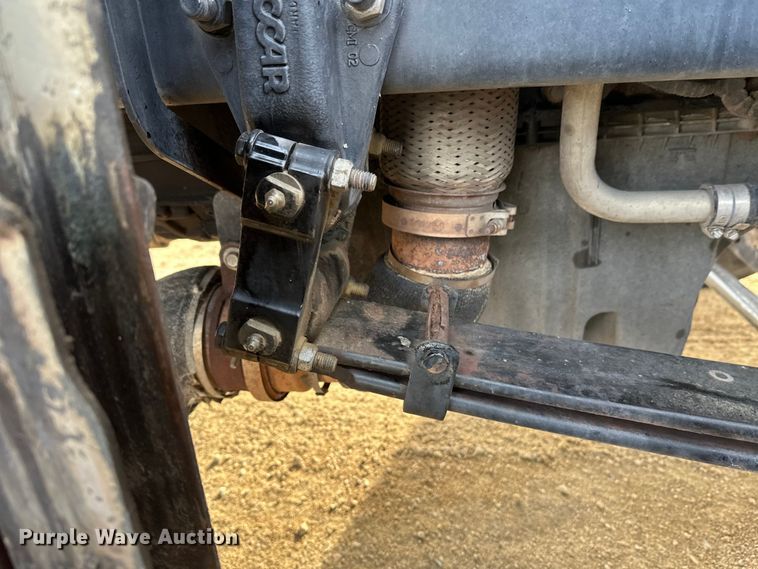 image for item DW4390 2022 Peterbilt 389 semi truck