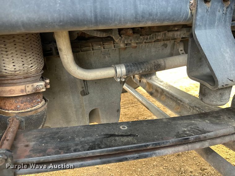 image for item DW4390 2022 Peterbilt 389 semi truck