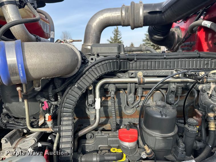 image for item DW4390 2022 Peterbilt 389 semi truck