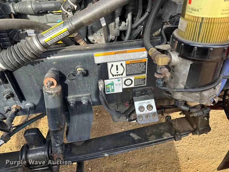 image for item DW4390 2022 Peterbilt 389 semi truck