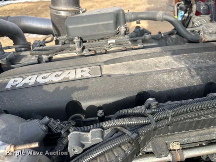 image for item DW4390 2022 Peterbilt 389 semi truck