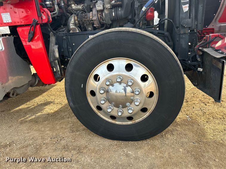 image for item DW4390 2022 Peterbilt 389 semi truck