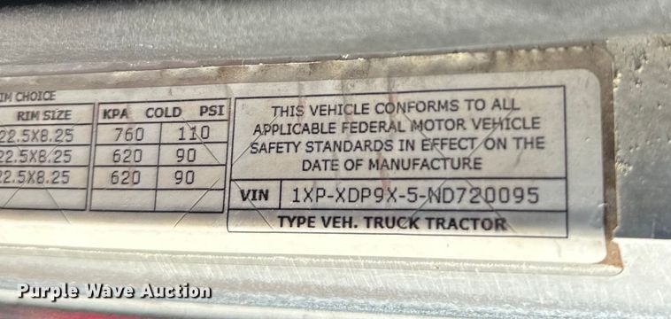 image for item DW4390 2022 Peterbilt 389 semi truck