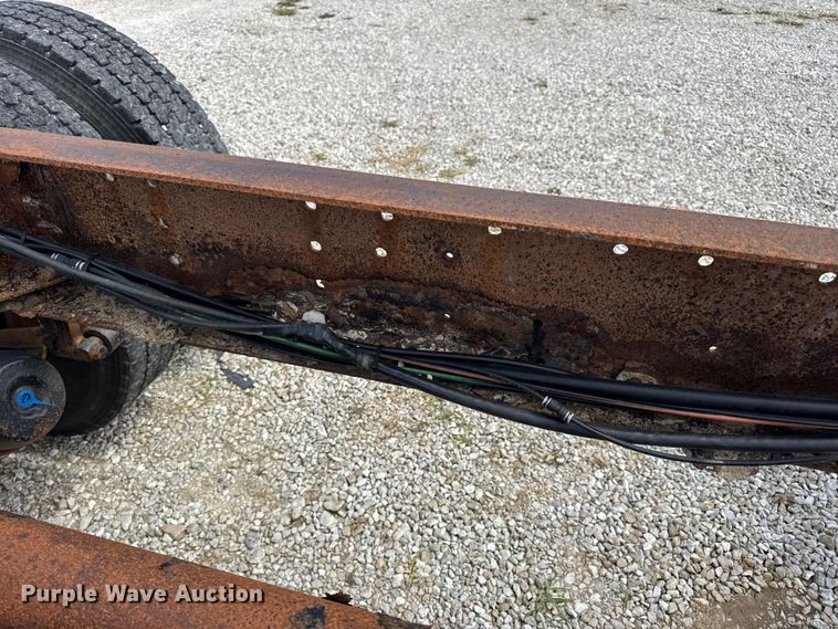 image for item DW6554 2001 International  9100i truck cab and chassis