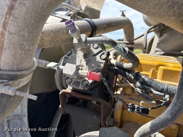 image for item DW6554 2001 International  9100i truck cab and chassis