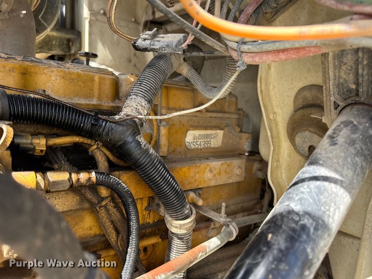 image for item DW6554 2001 International  9100i truck cab and chassis