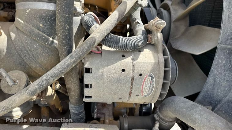 image for item DW6554 2001 International  9100i truck cab and chassis