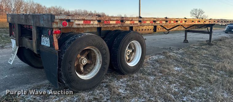 image for item DW6746 1973 Clark flatbed trailer