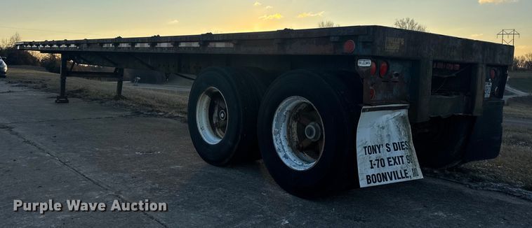 image for item DW6746 1973 Clark flatbed trailer