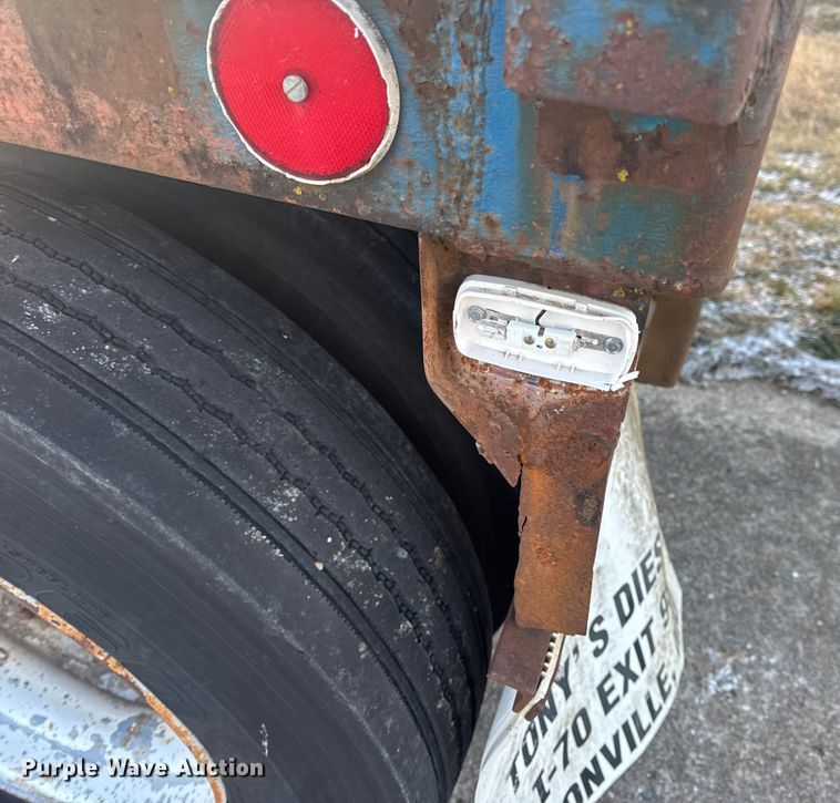 image for item DW6746 1973 Clark flatbed trailer