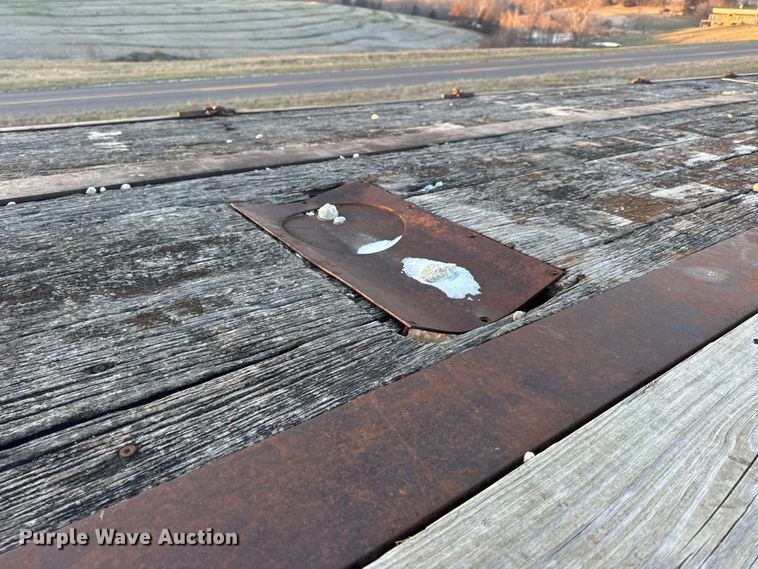 image for item DW6746 1973 Clark flatbed trailer