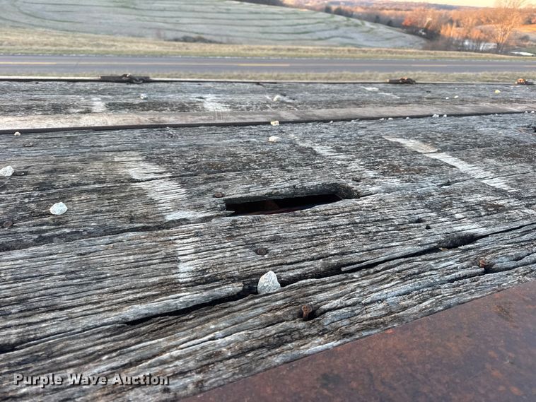 image for item DW6746 1973 Clark flatbed trailer