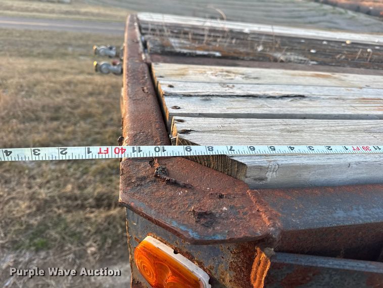 image for item DW6746 1973 Clark flatbed trailer