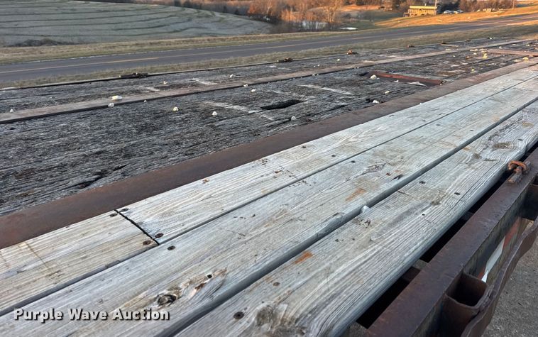 image for item DW6746 1973 Clark flatbed trailer