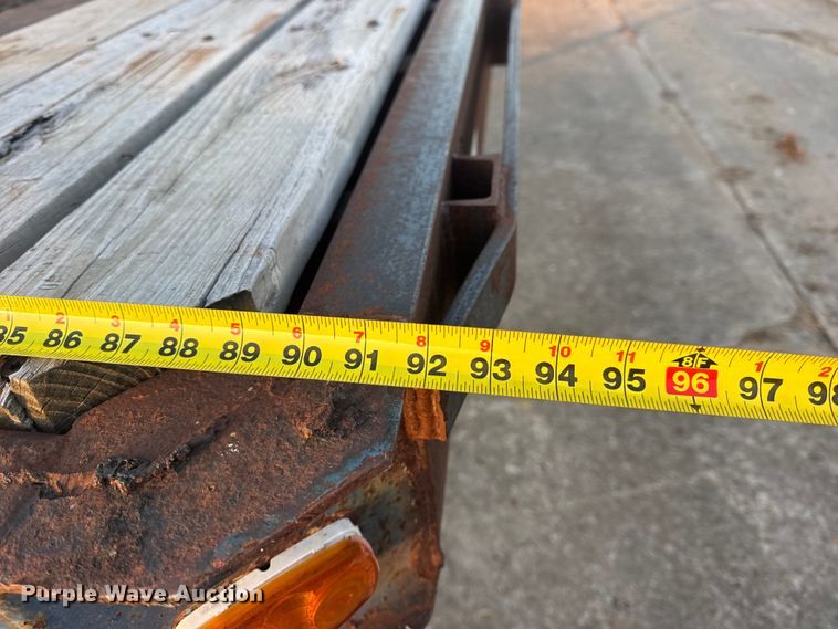 image for item DW6746 1973 Clark flatbed trailer