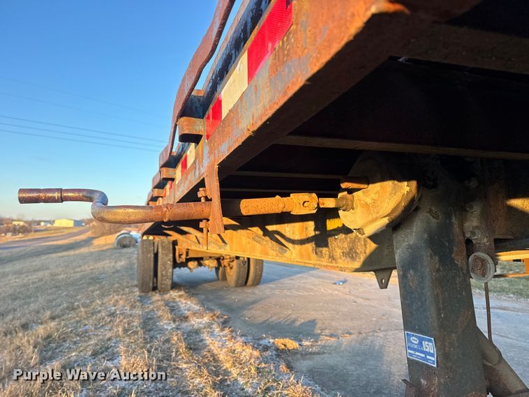 image for item DW6746 1973 Clark flatbed trailer