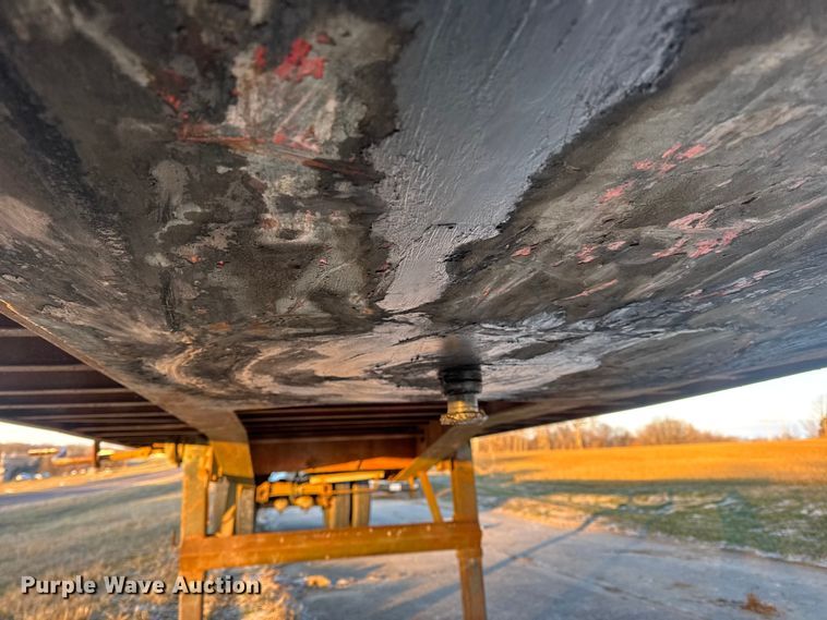 image for item DW6746 1973 Clark flatbed trailer