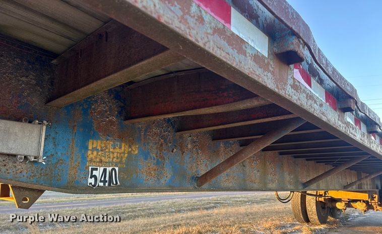 image for item DW6746 1973 Clark flatbed trailer