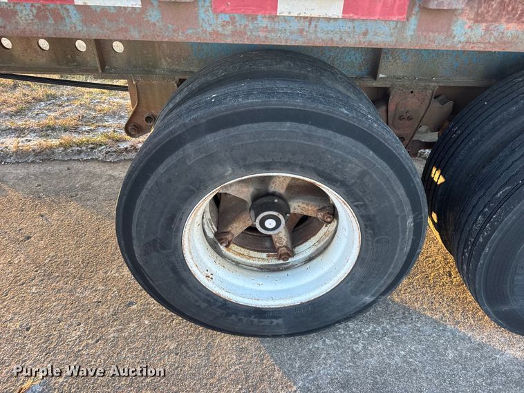 image for item DW6746 1973 Clark flatbed trailer