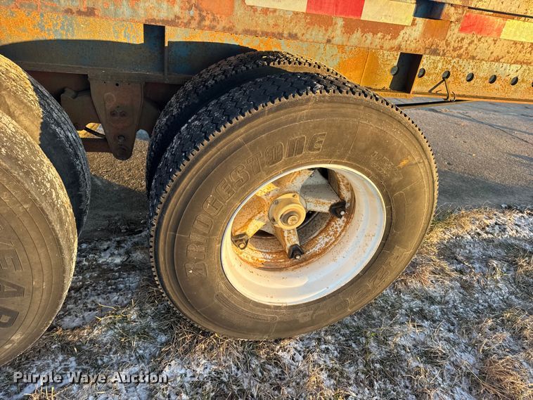 image for item DW6746 1973 Clark flatbed trailer