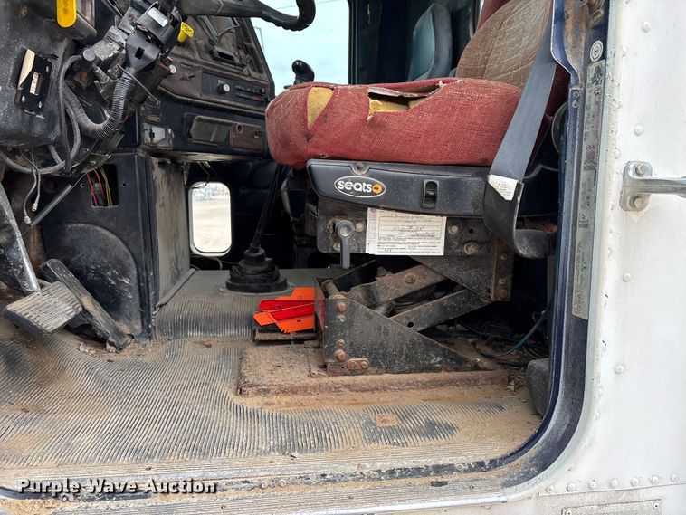 image for item DW7363 1996 Freightliner FLD120 truck cab and chassis