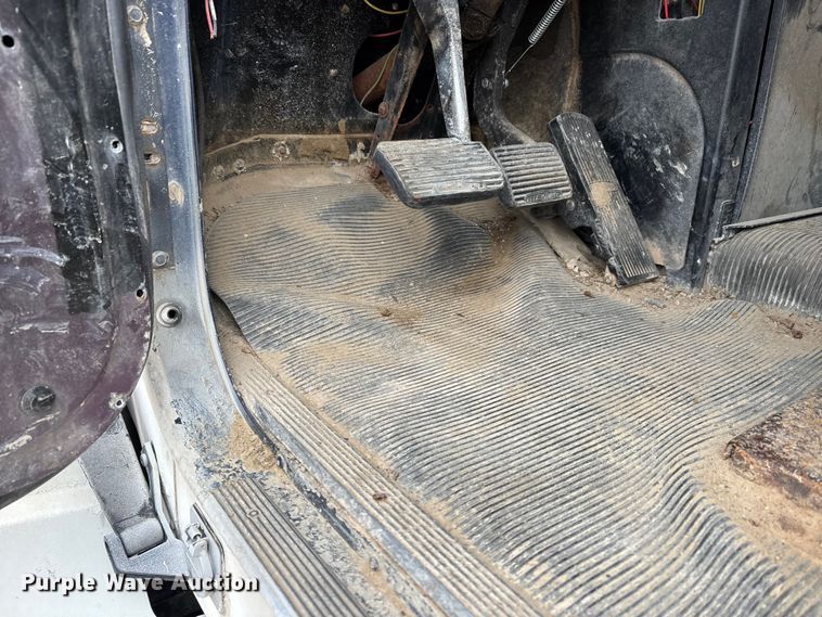 image for item DW7363 1996 Freightliner FLD120 truck cab and chassis