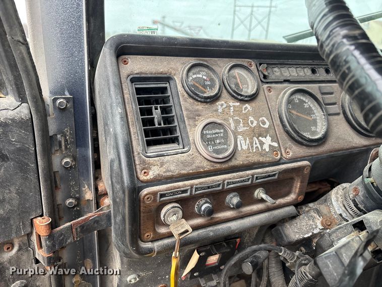 image for item DW7363 1996 Freightliner FLD120 truck cab and chassis