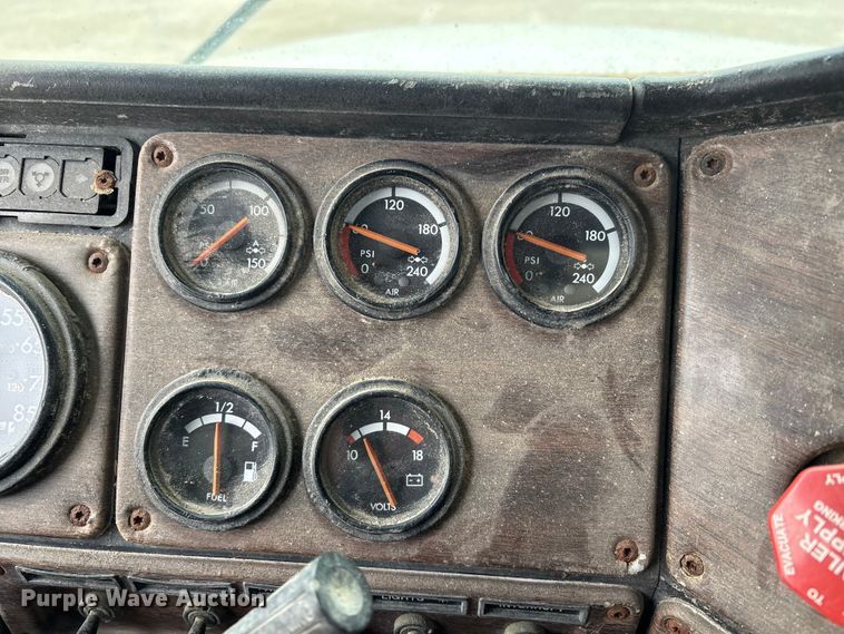 image for item DW7363 1996 Freightliner FLD120 truck cab and chassis