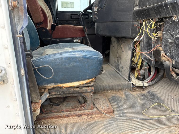 image for item DW7363 1996 Freightliner FLD120 truck cab and chassis