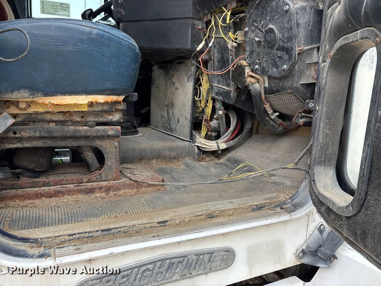 image for item DW7363 1996 Freightliner FLD120 truck cab and chassis