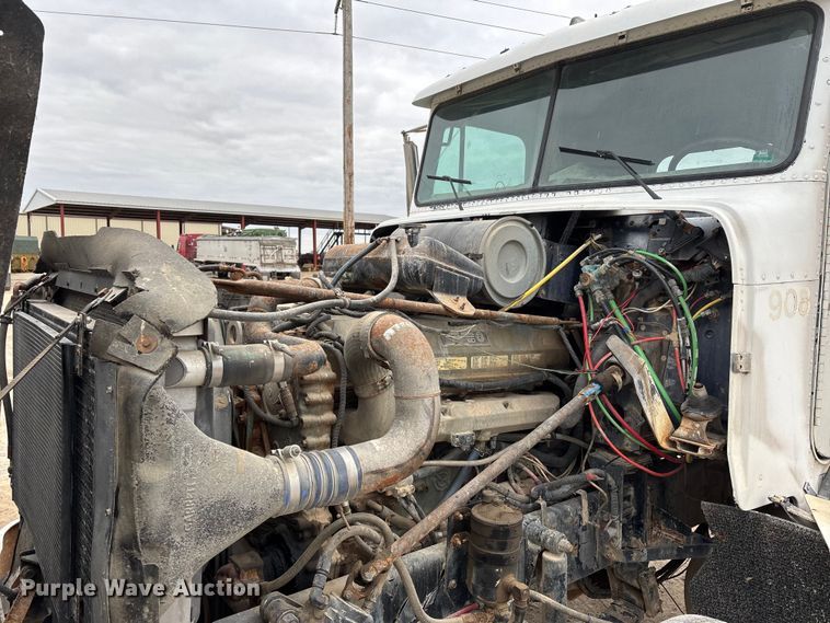 image for item DW7363 1996 Freightliner FLD120 truck cab and chassis