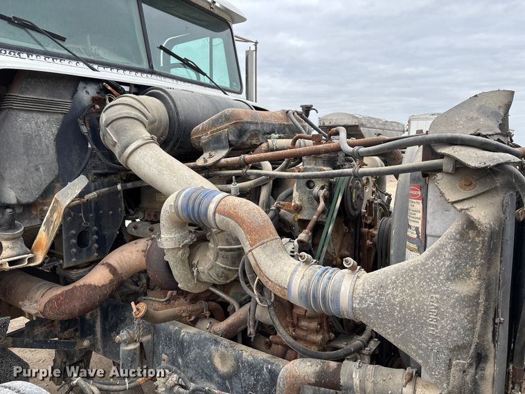 image for item DW7363 1996 Freightliner FLD120 truck cab and chassis